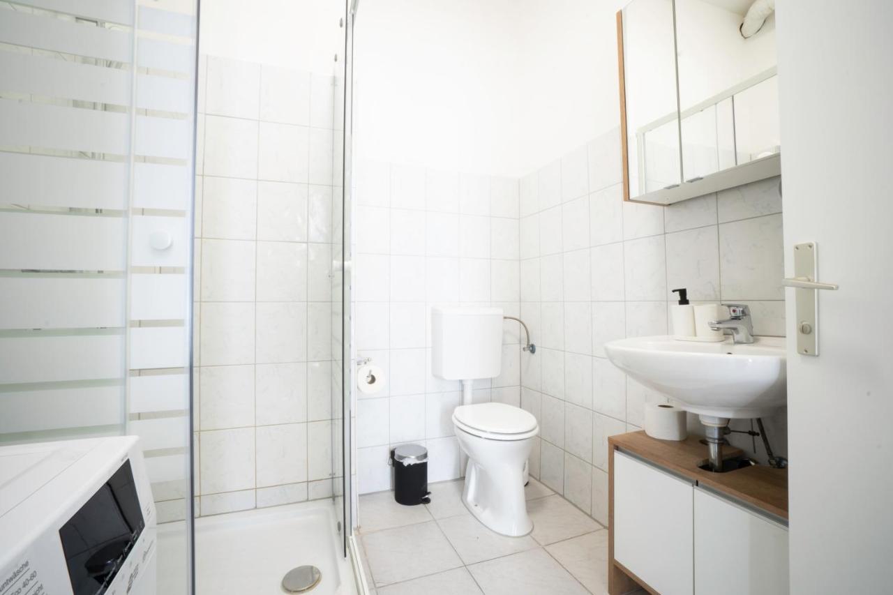Modern 1-Bedroom Apartment Next To Praterstern Wina Bagian luar foto